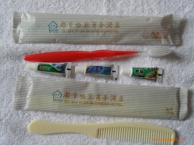 都市怡家商務酒店 雙色樹葉牙刷與奶油色長條梳引領一次性用品新潮流